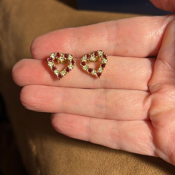 Avon heart red white crystal rhinestone heart stud post earrings - Picture 3 of 4
